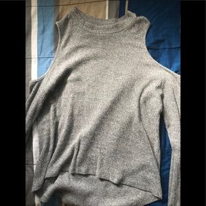 Sweater shoulder pullover